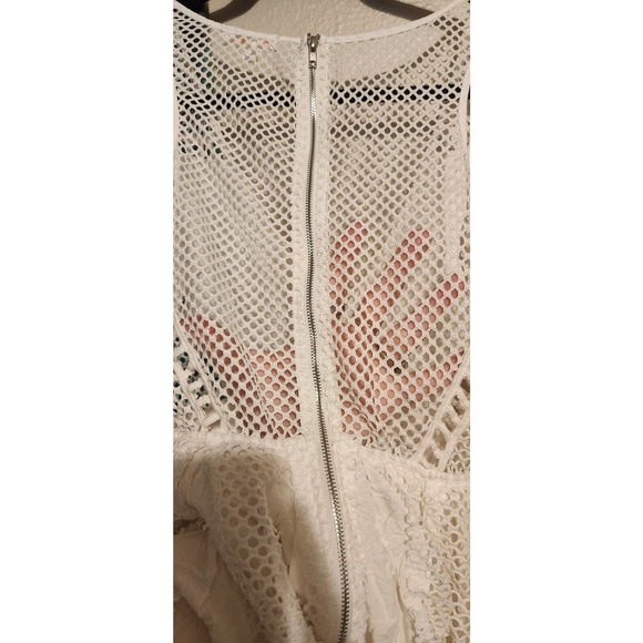 White sleeveless top netting see thru back lace details layered bottom M  Luxxel - Picture 3 of 9